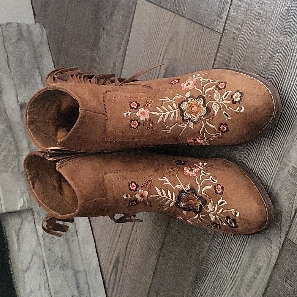 Floral embroidered western booties